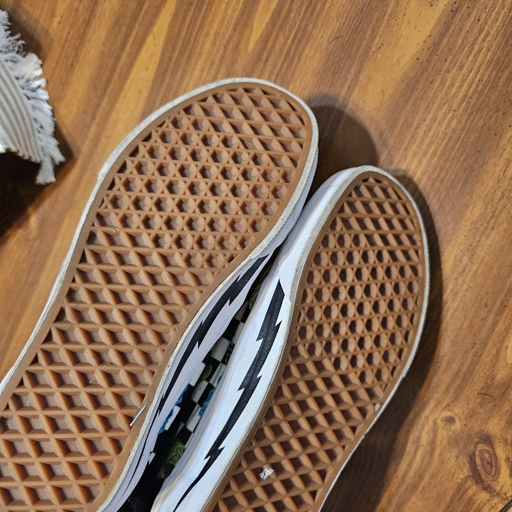 Custom Vans - Picture 4 of 4